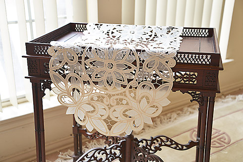 Oval Christina Butterflies Crystal Table Runner.16x36" Pistachio - Click Image to Close